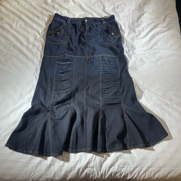 Women’s Vicma  Dark Washed Stretch Denim Ruched & Mermaid Flare Boho Maxi Skirt - Picture 1 of 12